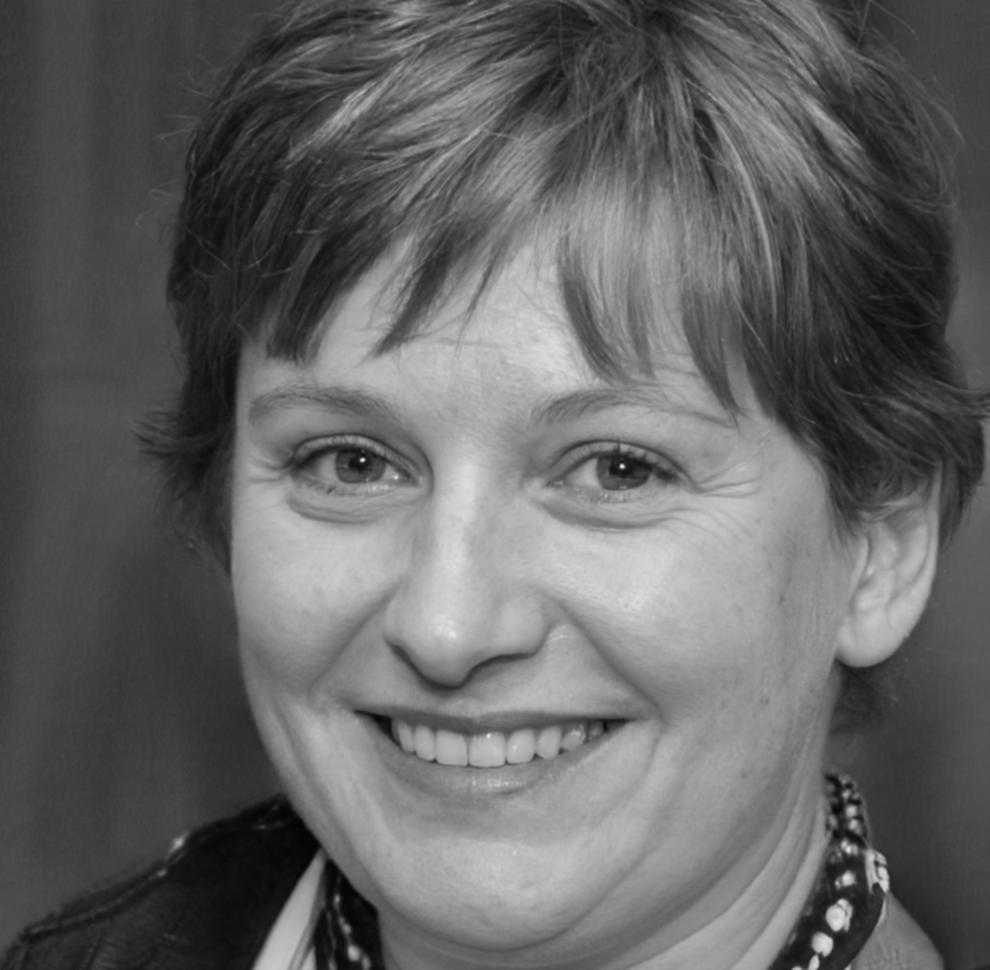 Esperanza Montiel, Directora de Estrategia Financiera